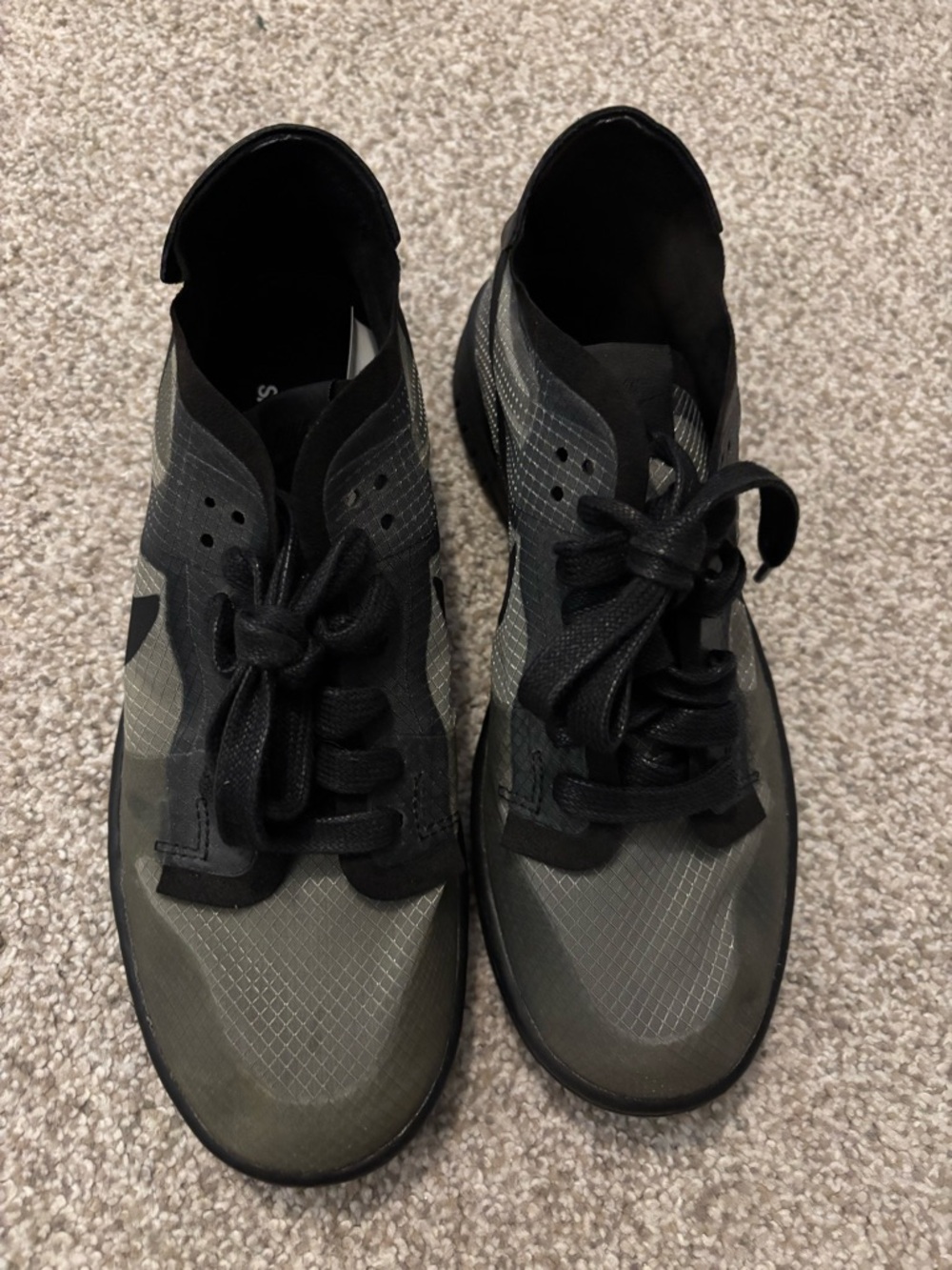 Nike Men's Athletic Lace-Up Sneakers - black & gray( garçon )